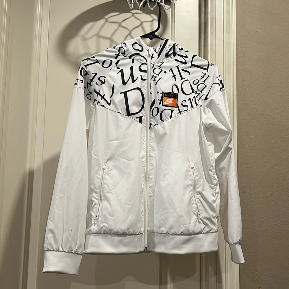Nike boys white jacket